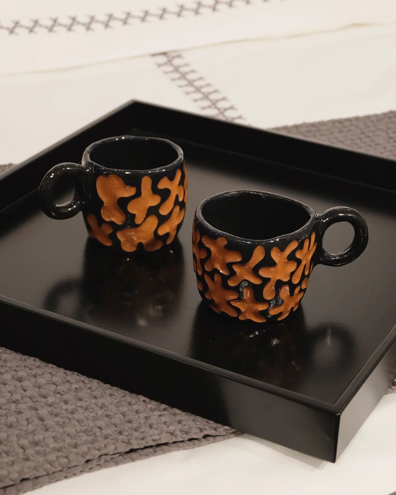 126134_cups_orange_black